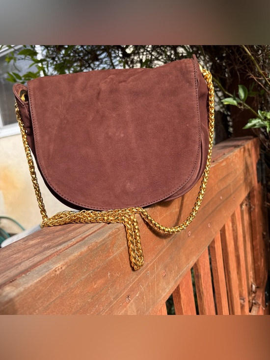 De Vecchi Handbags - Vintage De Vecchi Italy Suede Crossbody Bag Brown Gold Chain Saddle Bag Luxe